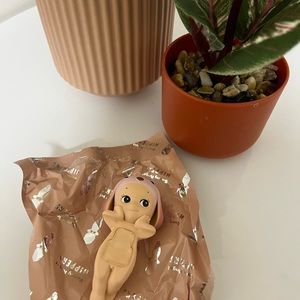 Sonny Angel Hipper series Droppy ear bunny 🩷🐰